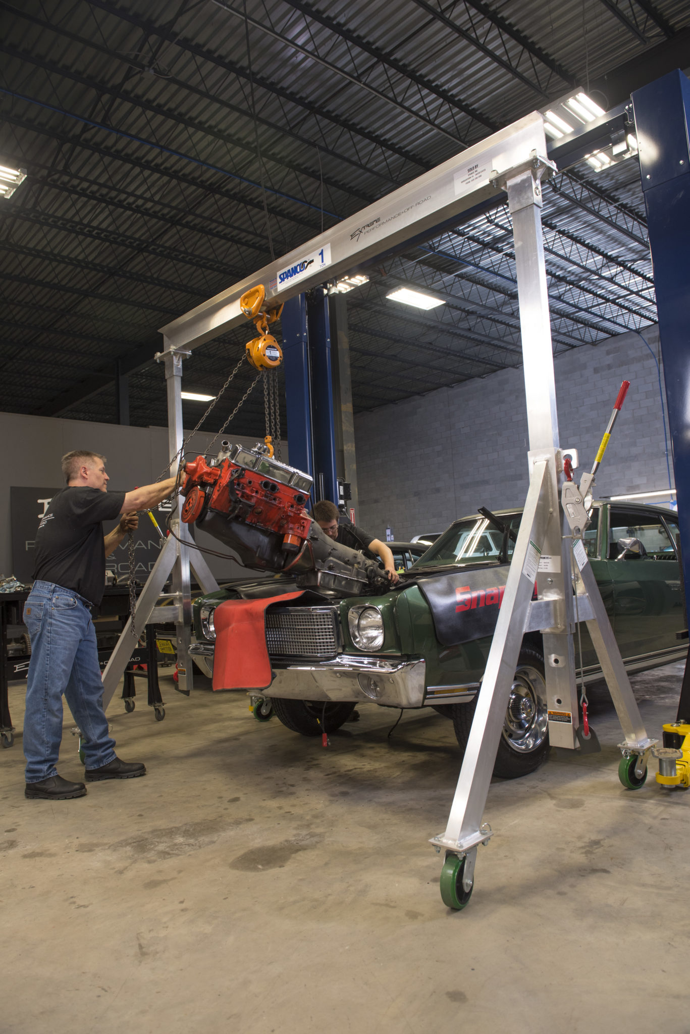 The Benefits of an Aluminum Gantry Crane Over an Engine Hoist Explore