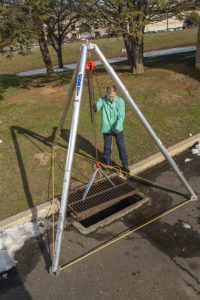 Spanco lifting grate cover with industrial tripod